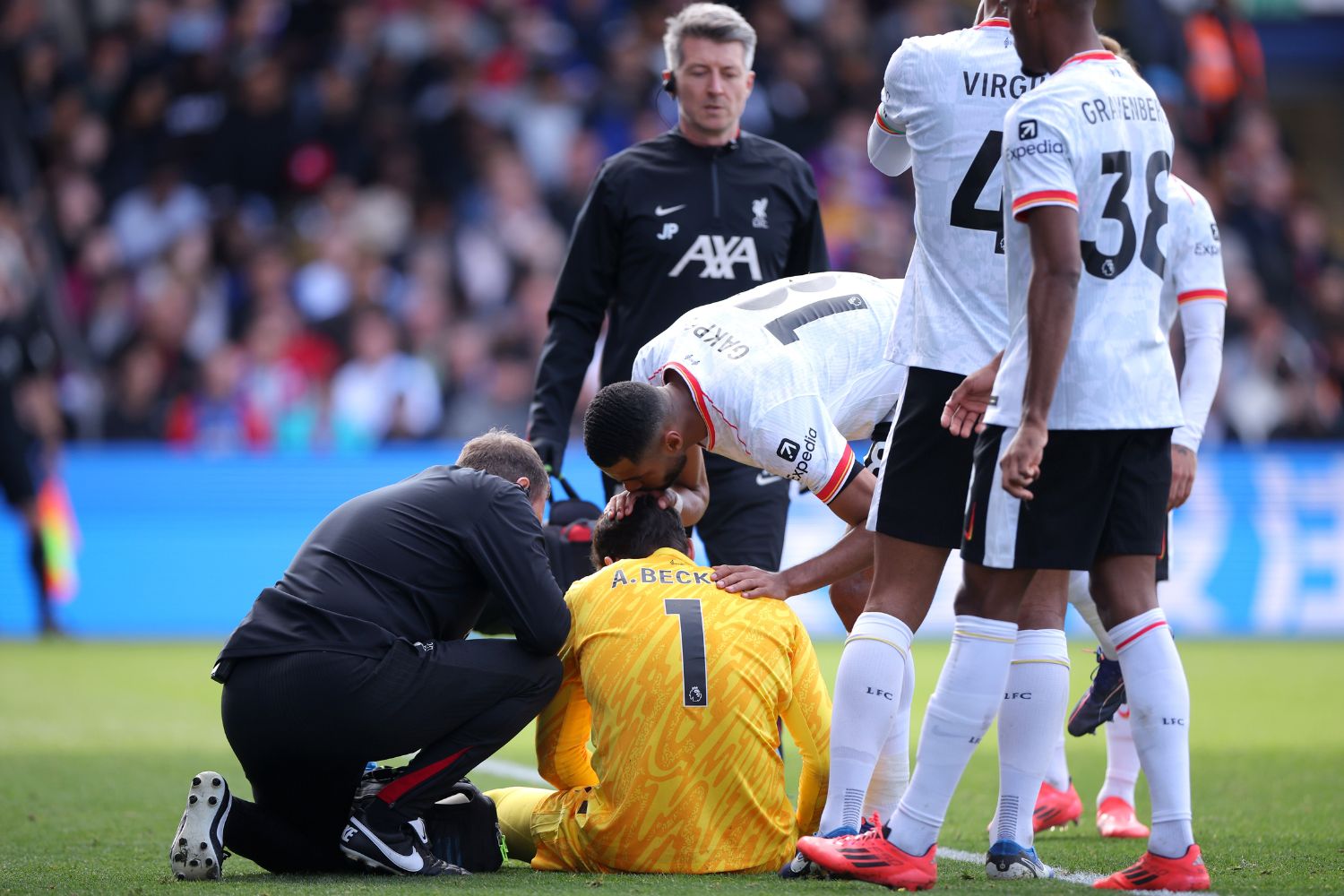 Alisson Becker injured against Crystal Palace