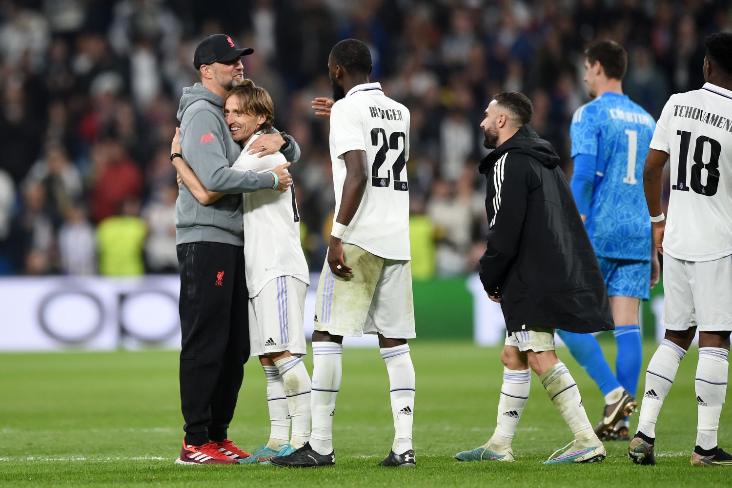 Jurgen Klopp with the Real Madrid players