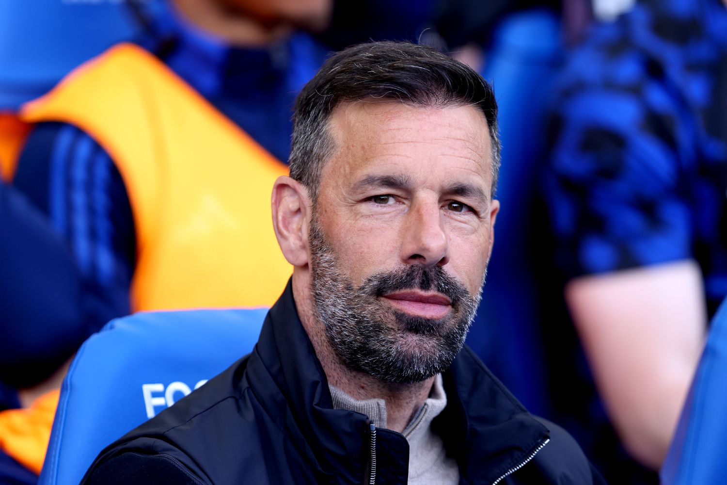 Leicester manager Ruud van Nistelrooy