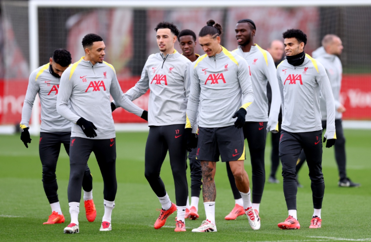 Jamie Carragher now thinks that Liverpool will keep rather than sell Luis Diaz