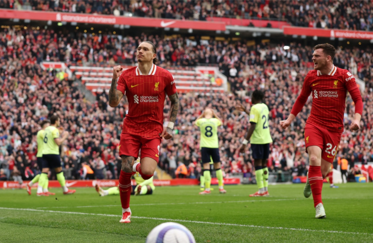 Stan Collymore has advised Darwin Nunez to stay at Liverpool for one more season