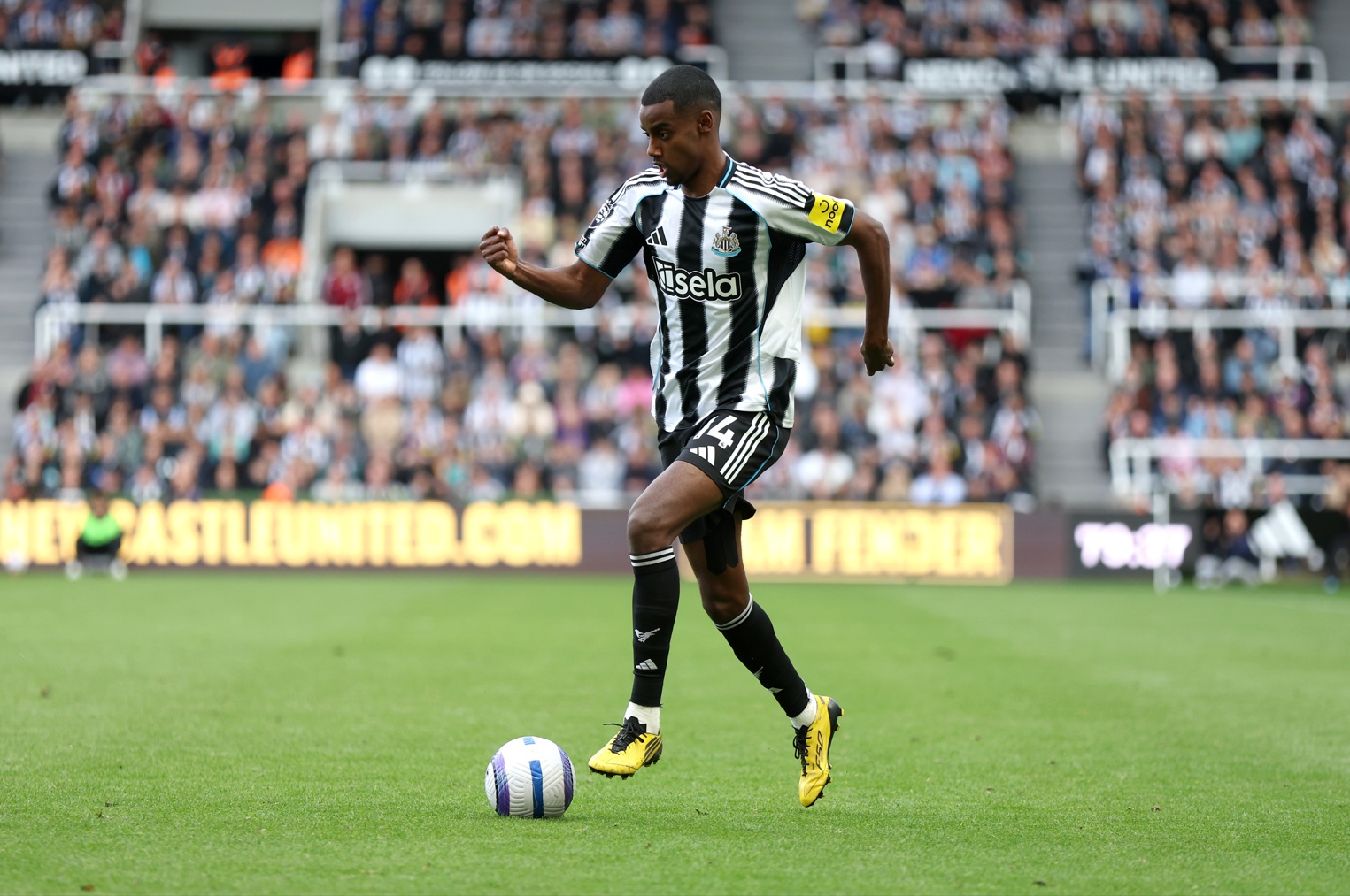 Danny Murphy has urged Alexander Isak not to let this season go to waste ahead of the 2026 World Cup