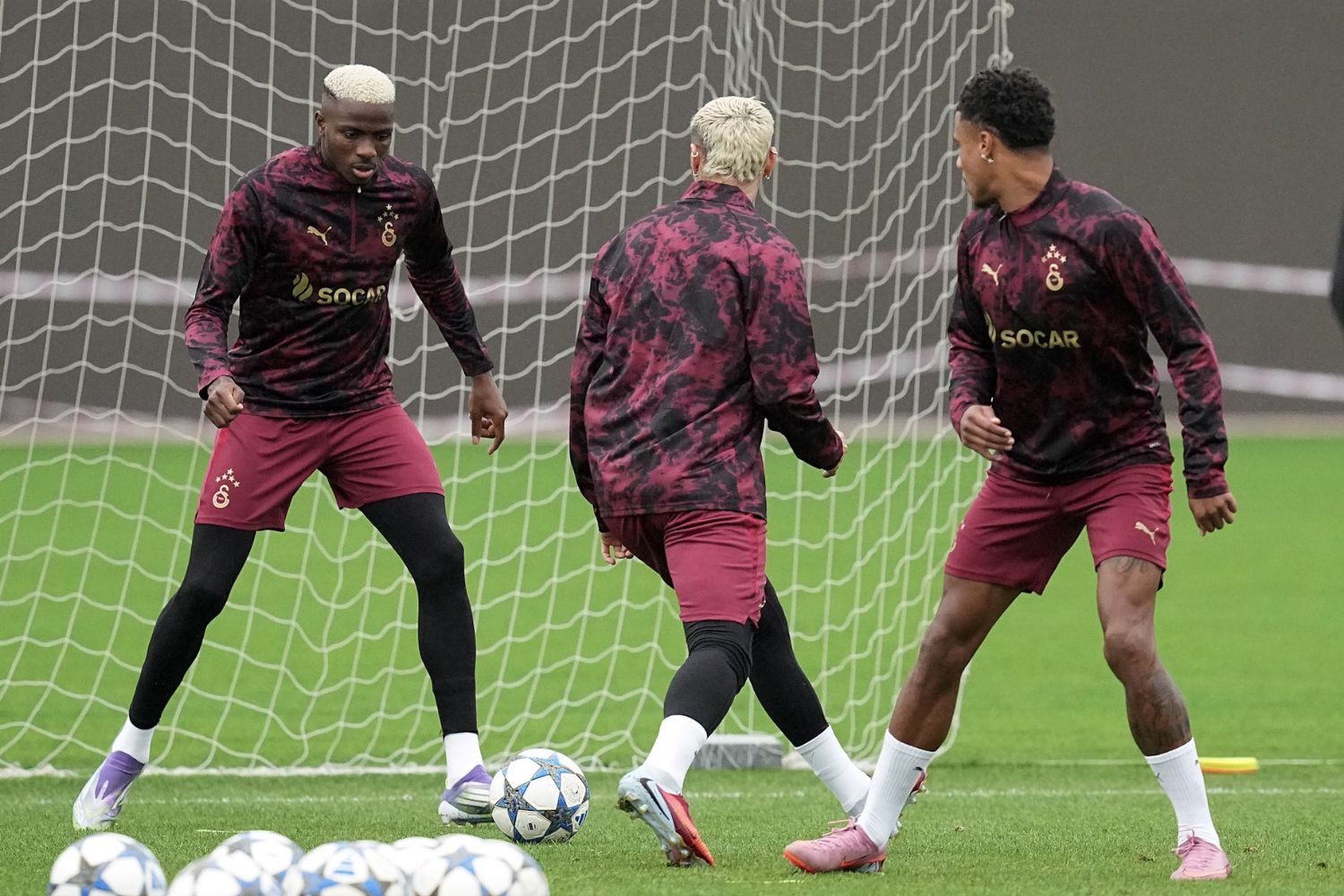 Victor Osimhen in Galatasaray training before facing Liverpool