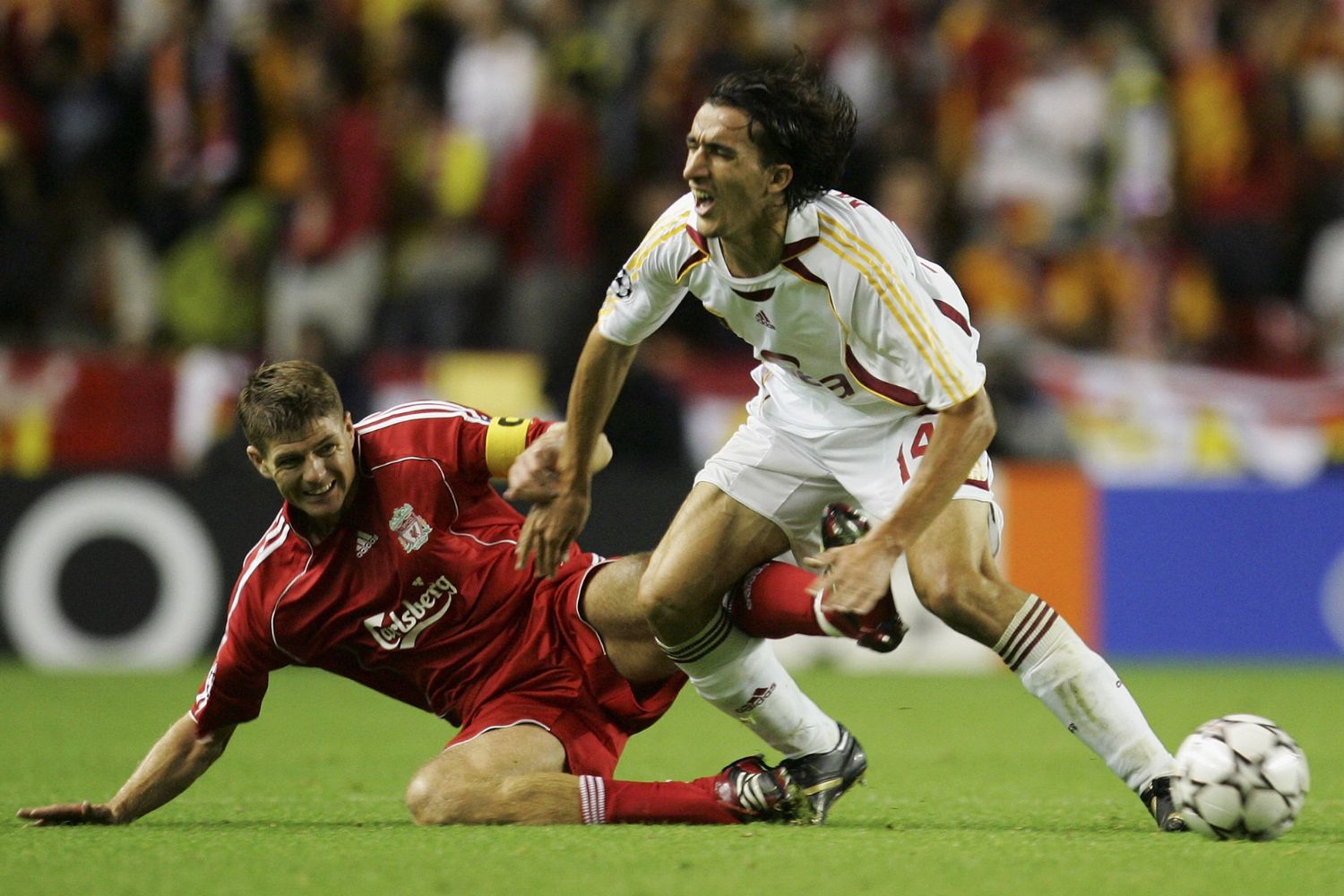 Steven Gerrard plays against Galatasaray for Liverpool