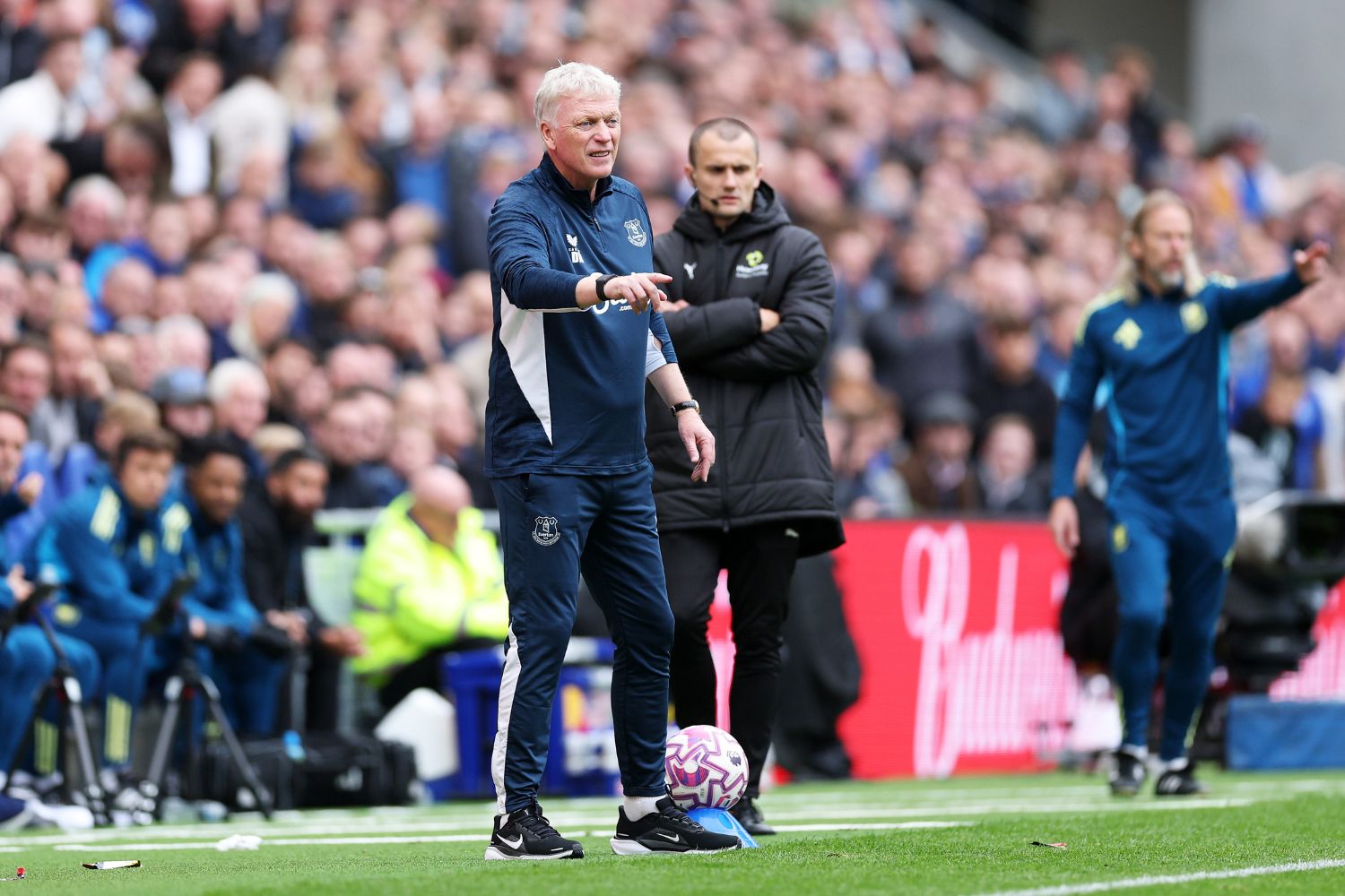 David Moyes oversees Everton