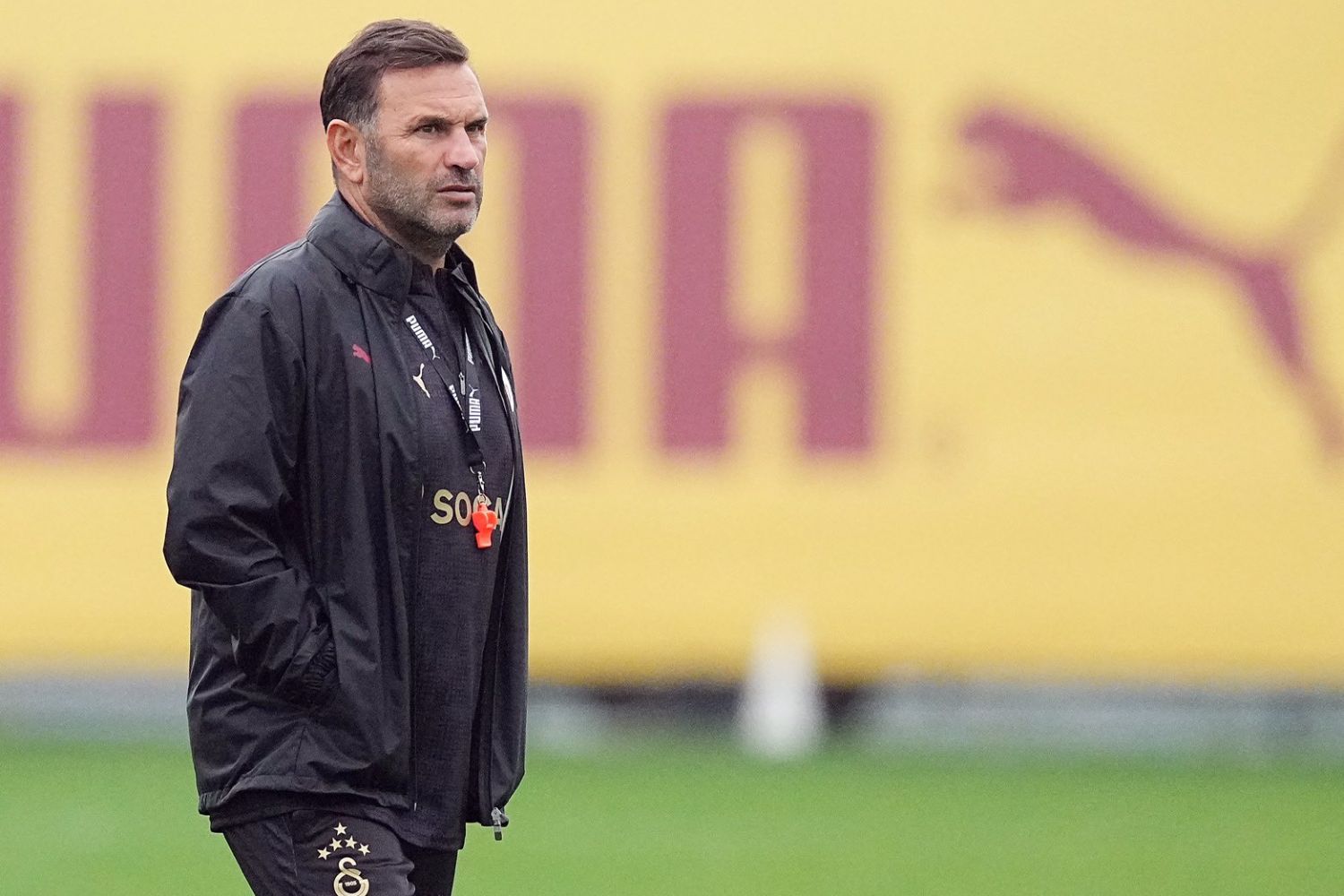 Okan Buruk watches Galatasaray training before facing Liverpool