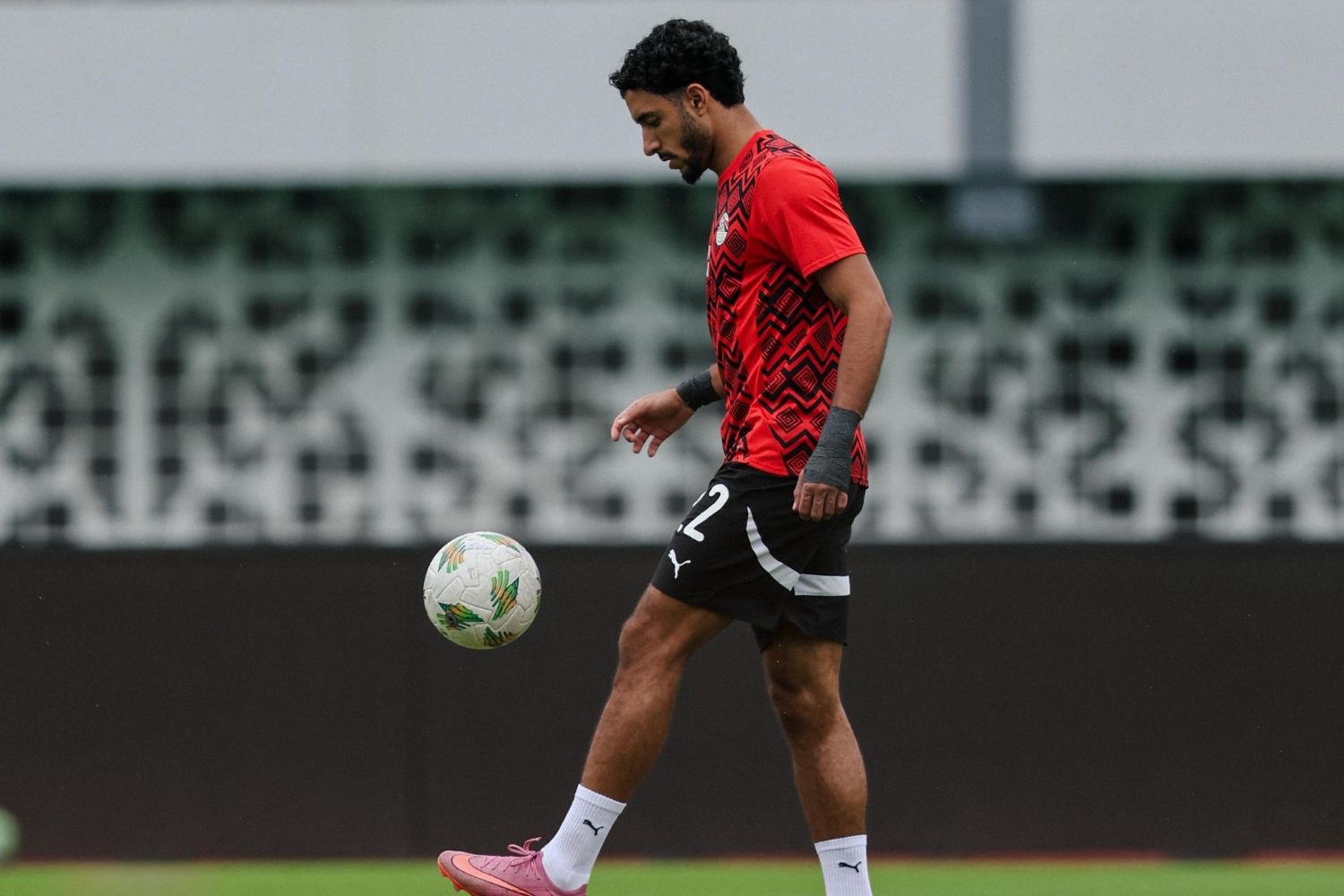 Omar Marmoush warms up for Egypt