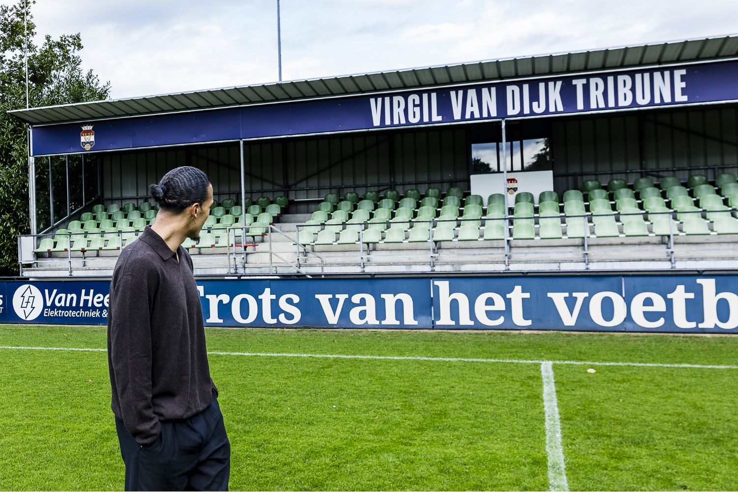 Virgil van Dijk opens the 'Virgil van Dijk Tribune' at Willem II's youth academy