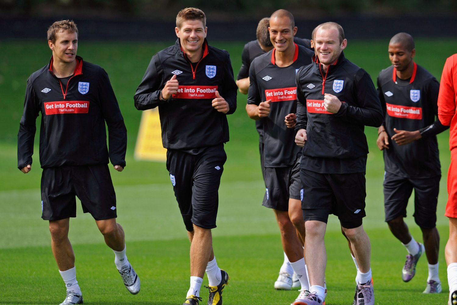 Bobby Zamora and Steven Gerrard in England training