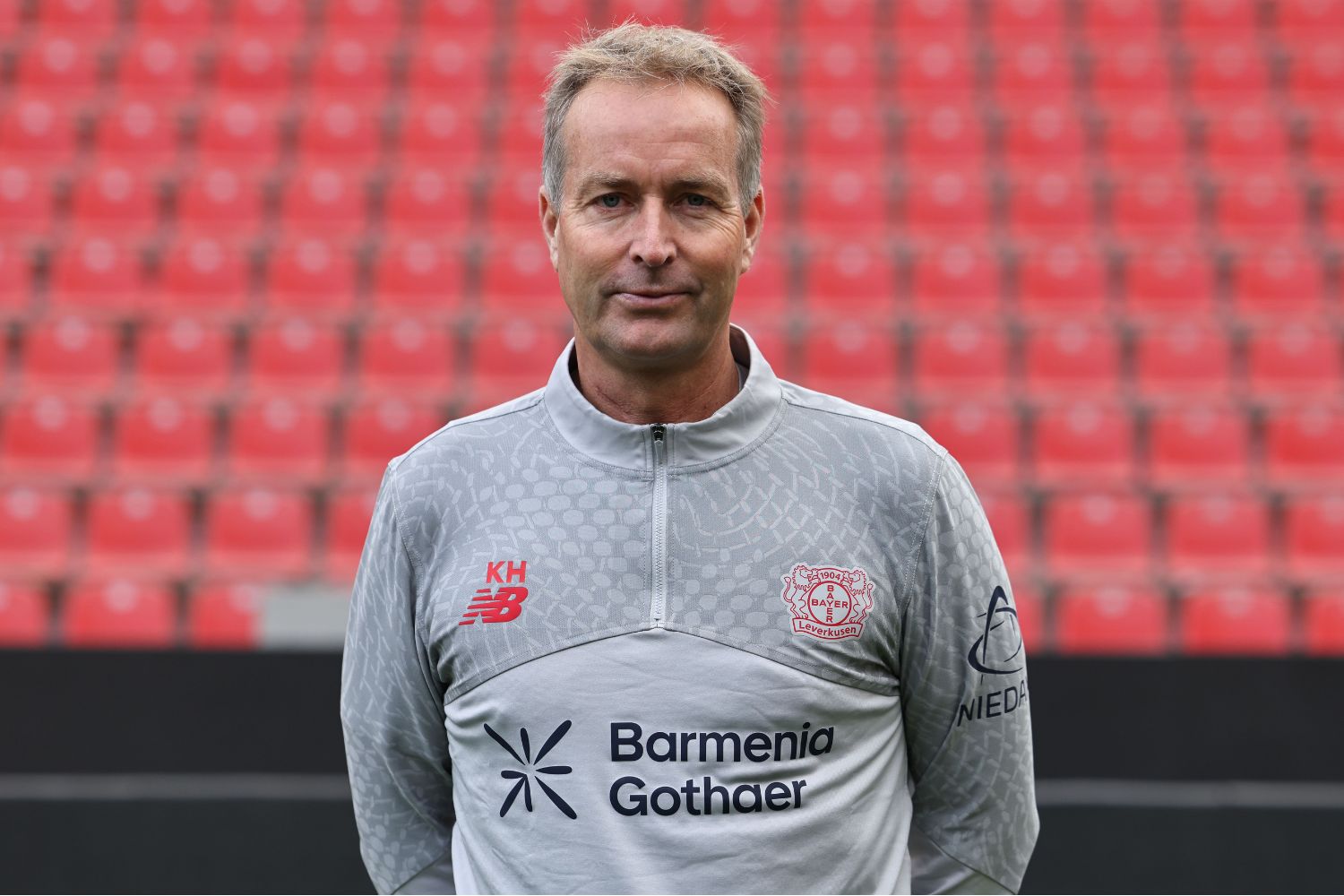 Head coach Kasper Hjulmand of Bayer 04 Leverkusen