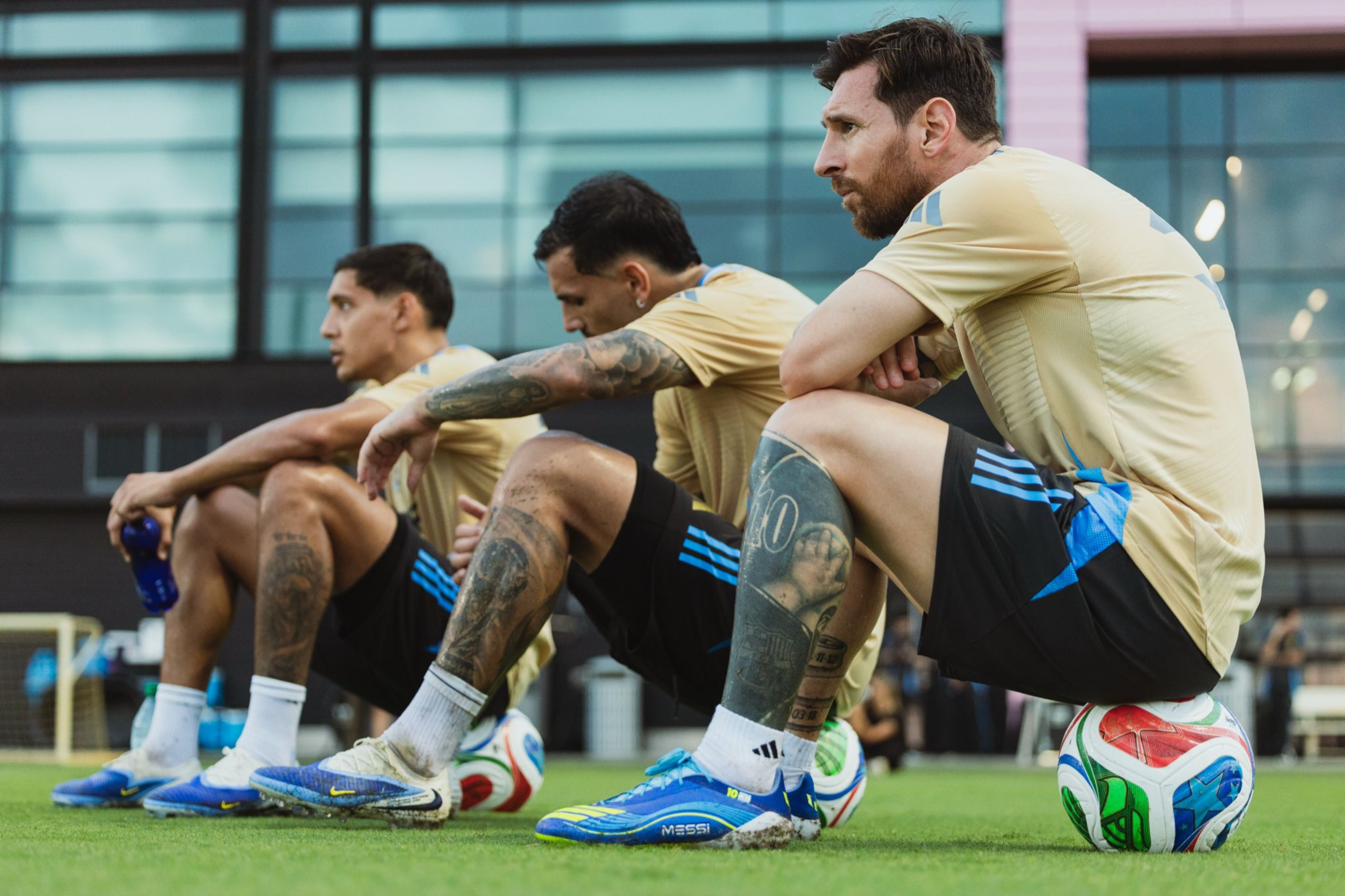 Lionel Messi in Argentina training
