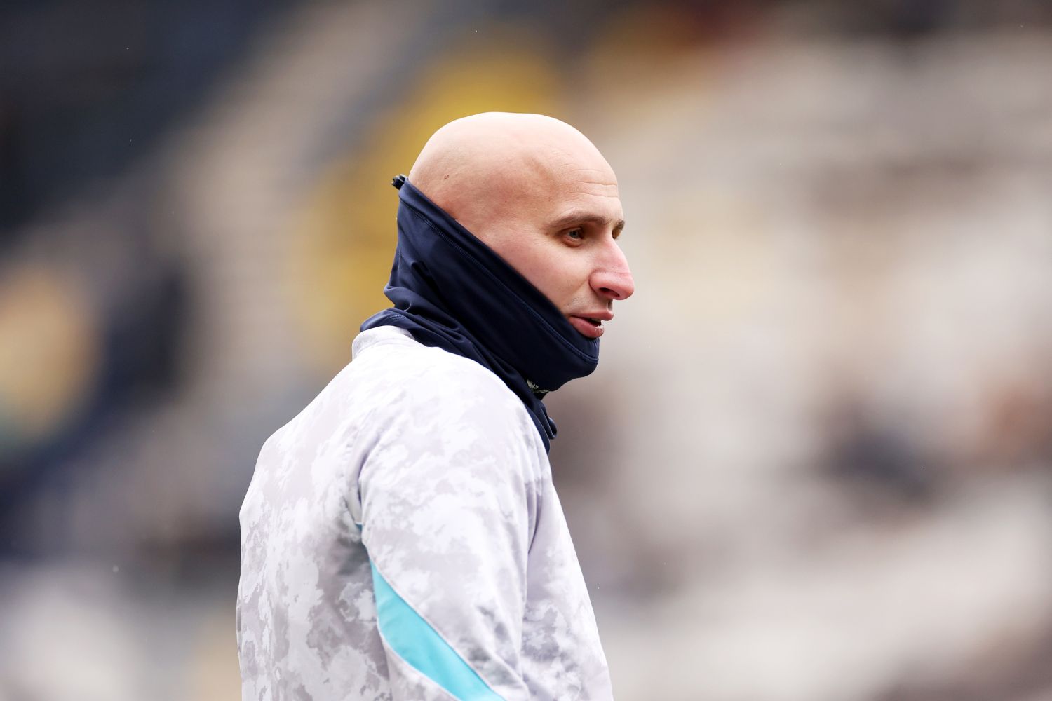 Jonjo Shelvey warms up for Burnley