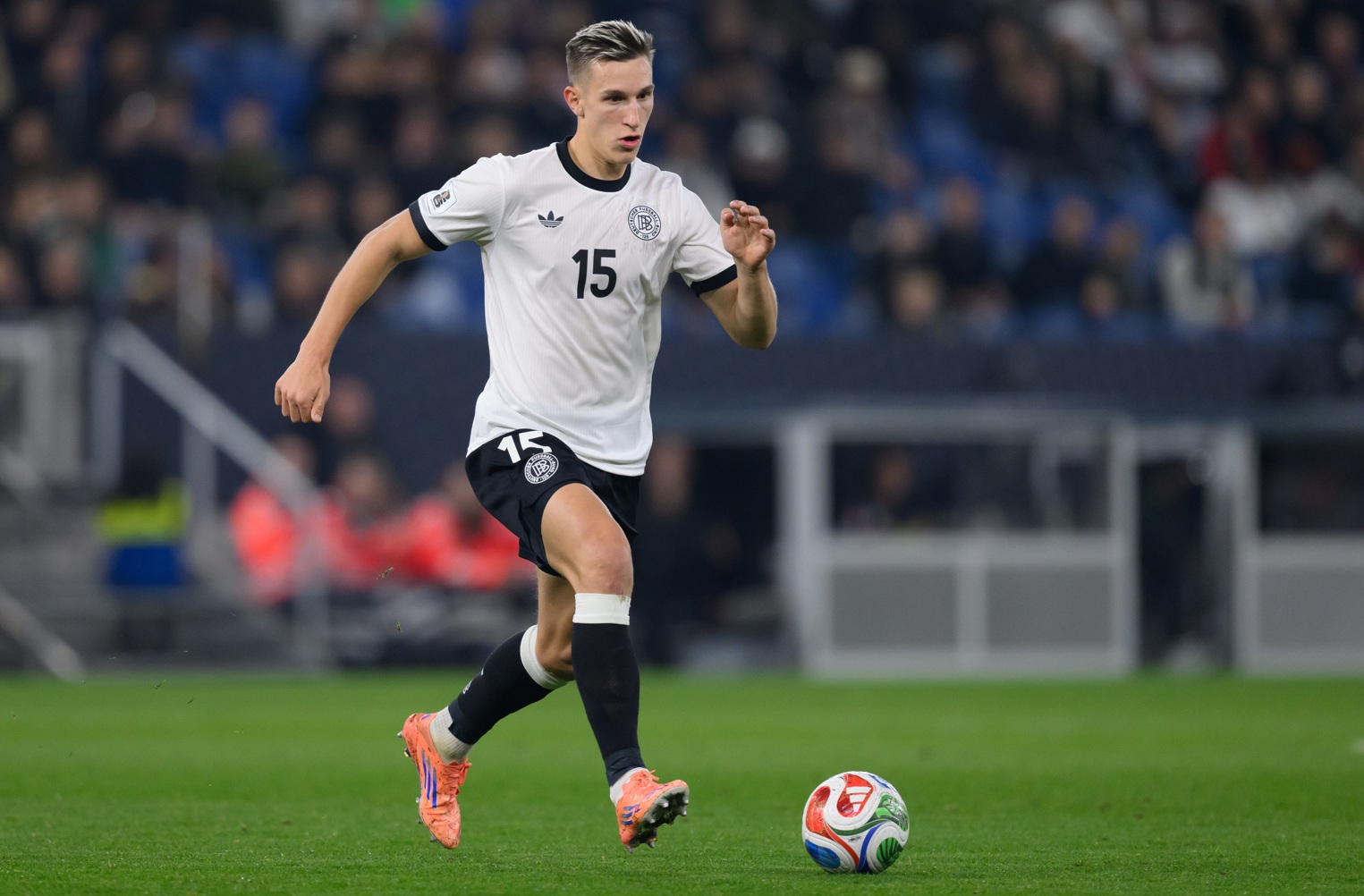 Liverpool appear to be in pole position to sign Nico Schlotterbeck from Borussia Dortmund