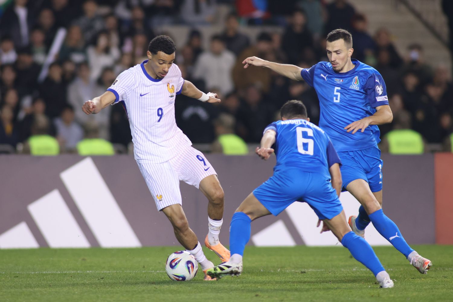 Hugo Ekitike in action for France against Azerbaijan