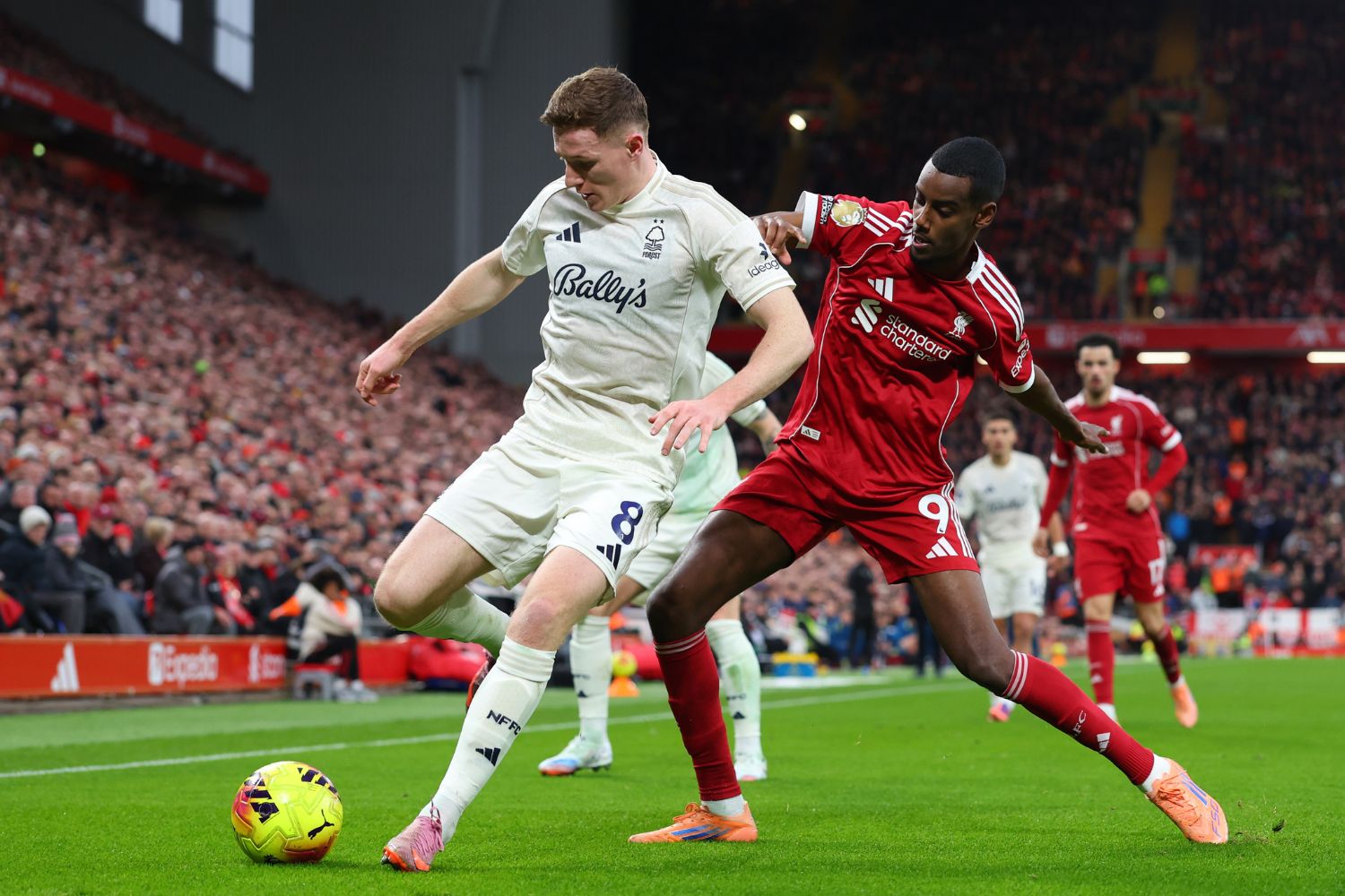 Alexander Isak tackles Elliot Anderson