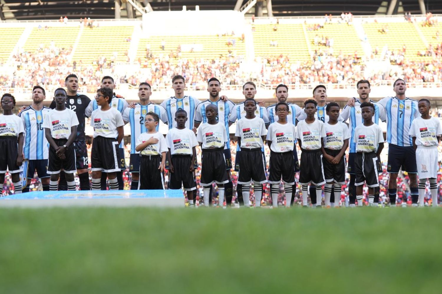 Alexis Mac Allister with the Argentina team against Angola