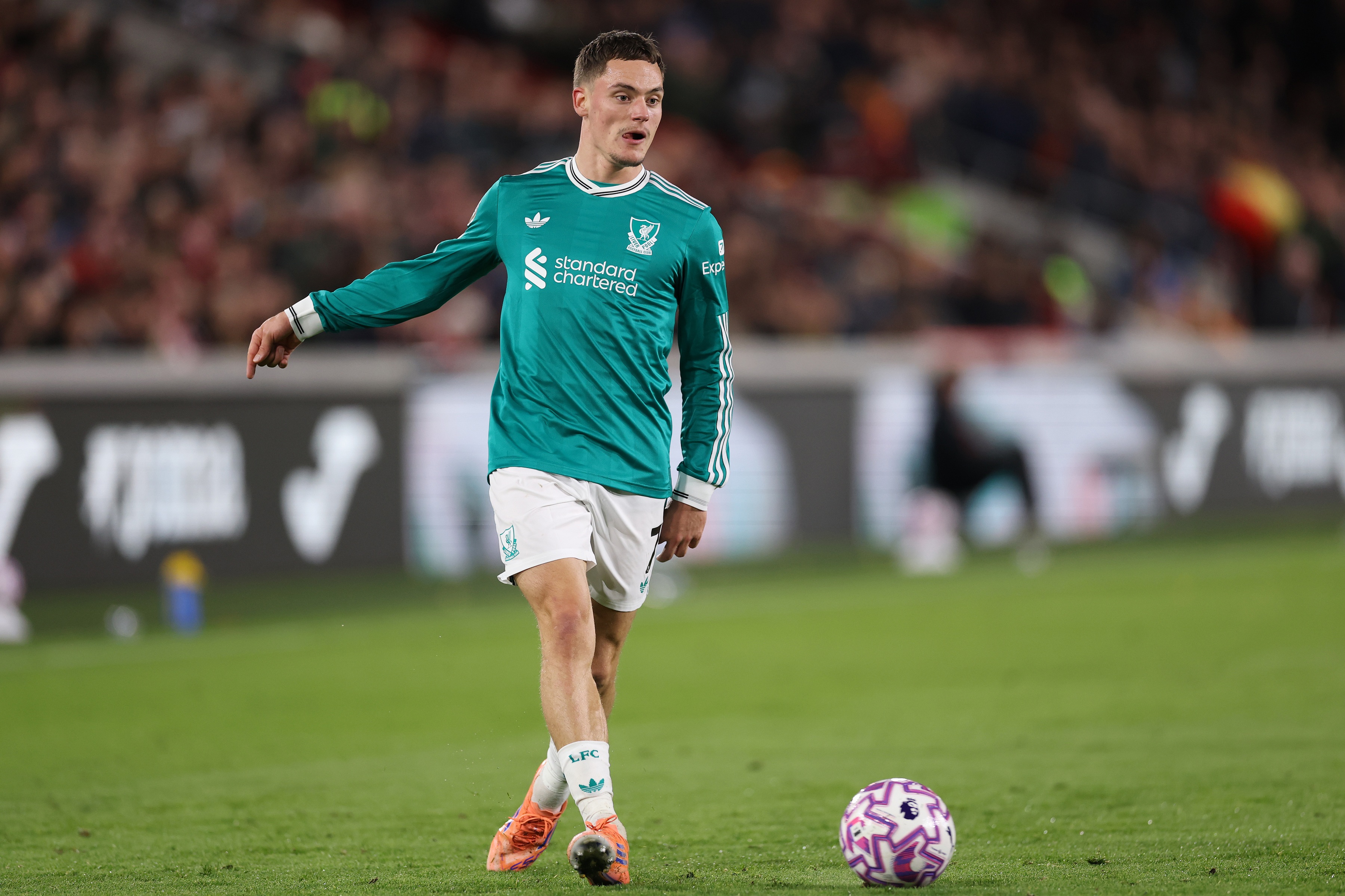 Florian Wirtz plays a pass during Liverpool game.