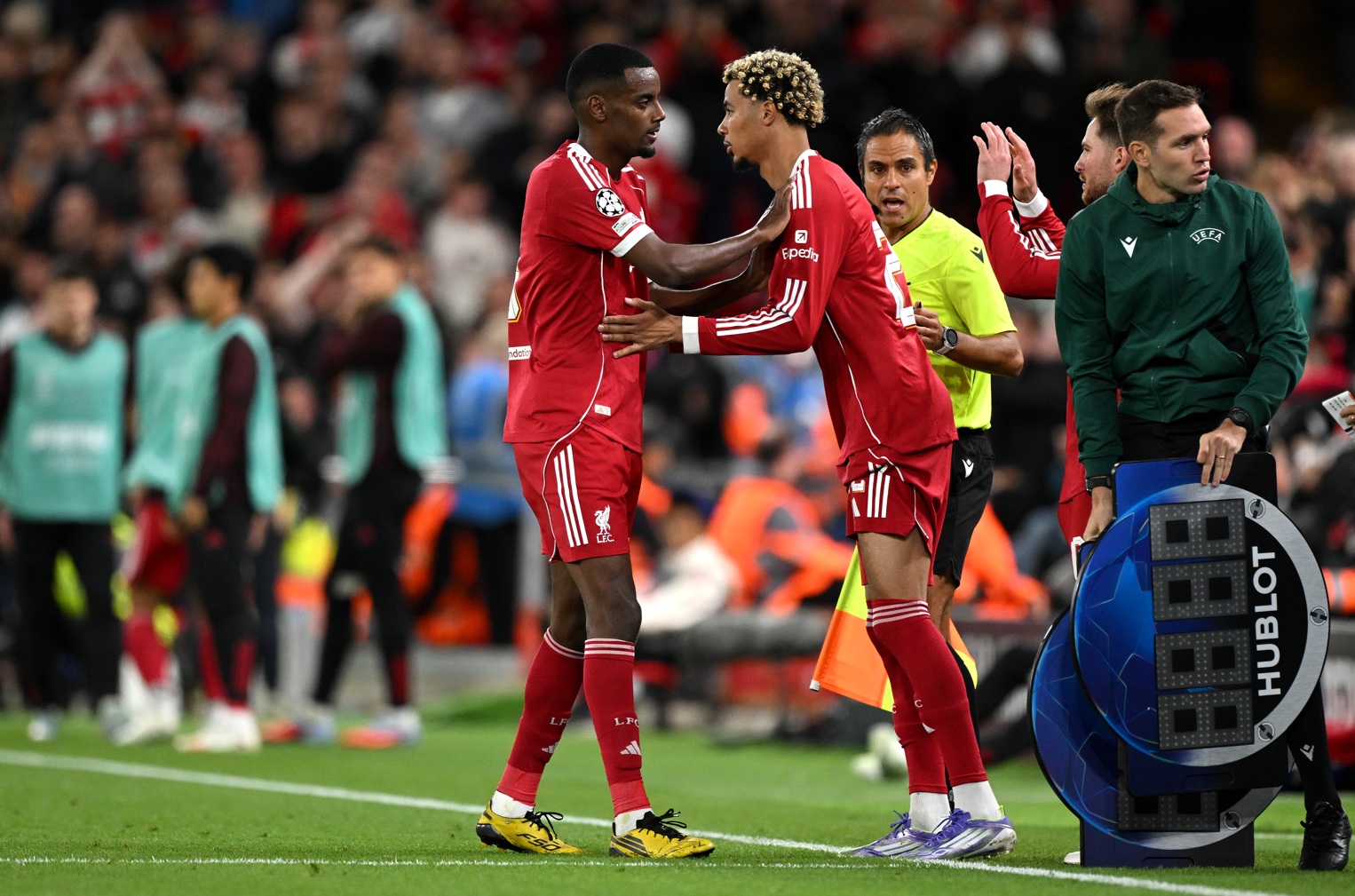 Alexander Isak and Hugo Ekitike have rarely played together so far for Liverpool