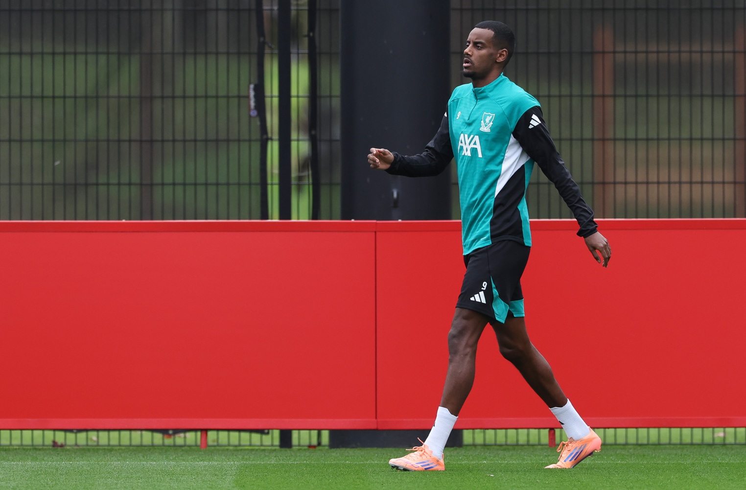 Alexander Isak returned to training for Liverpool on Friday