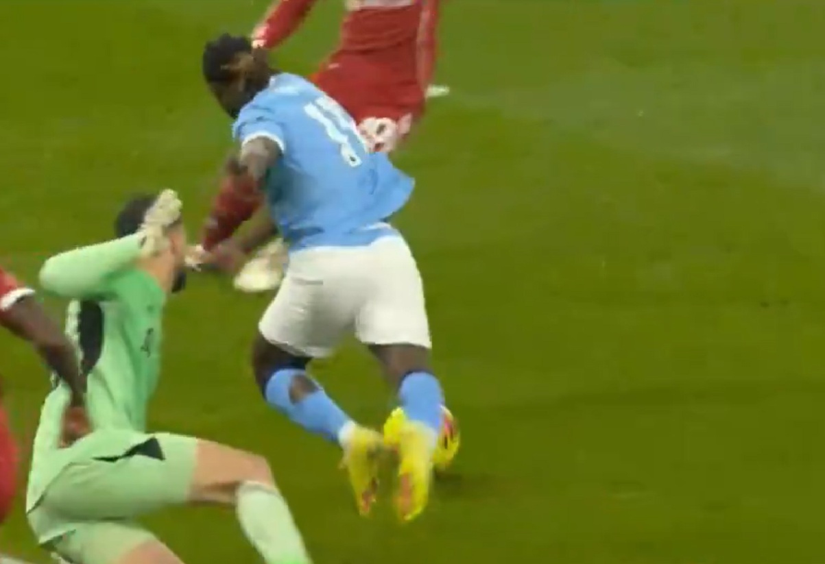 Man City were awarded a penalty after Giorgi Mamardashvili was adjudged to have fouled Jeremy Doku