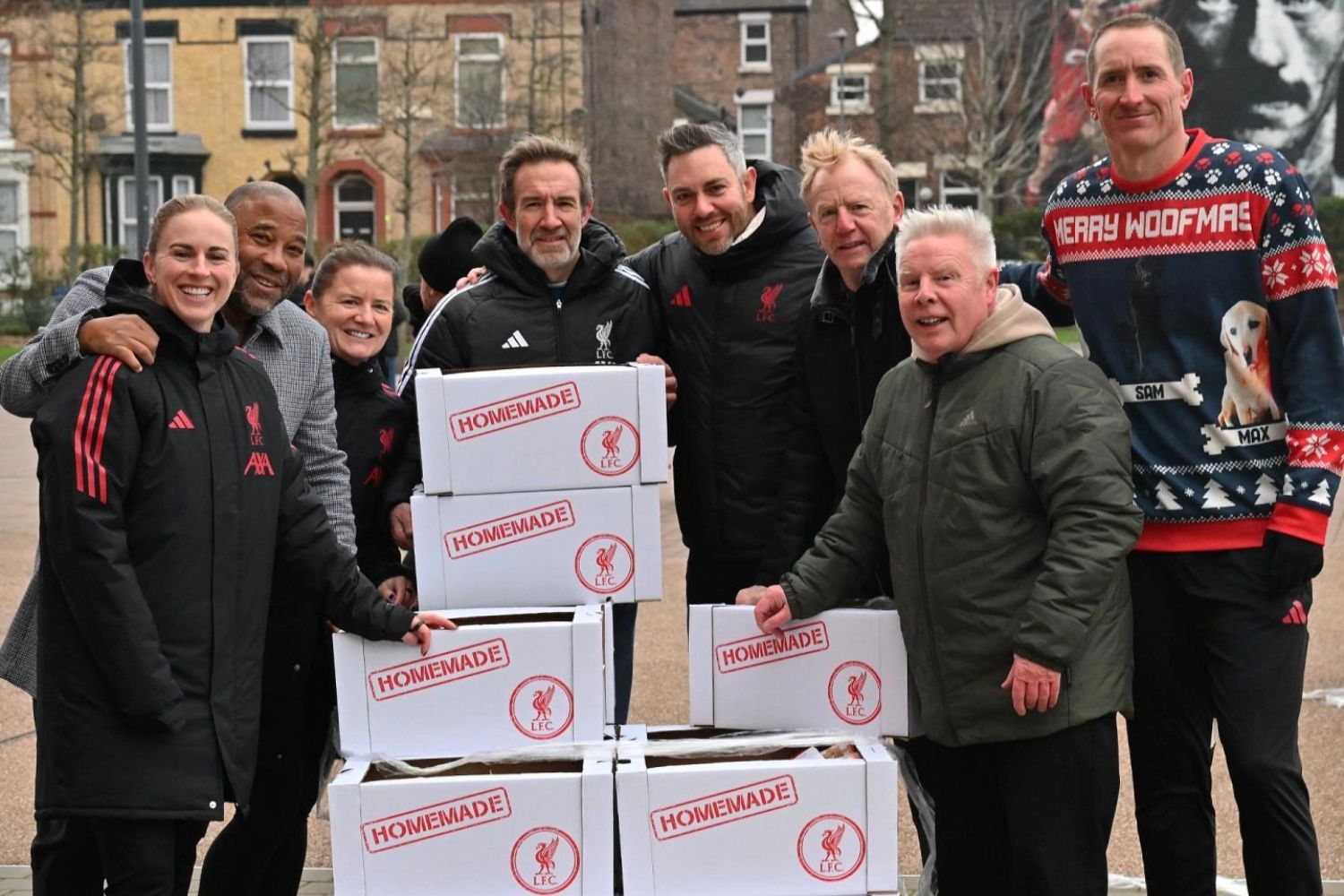 LFC Foundation staff and Liverpool Legends deliver Christmas hampers