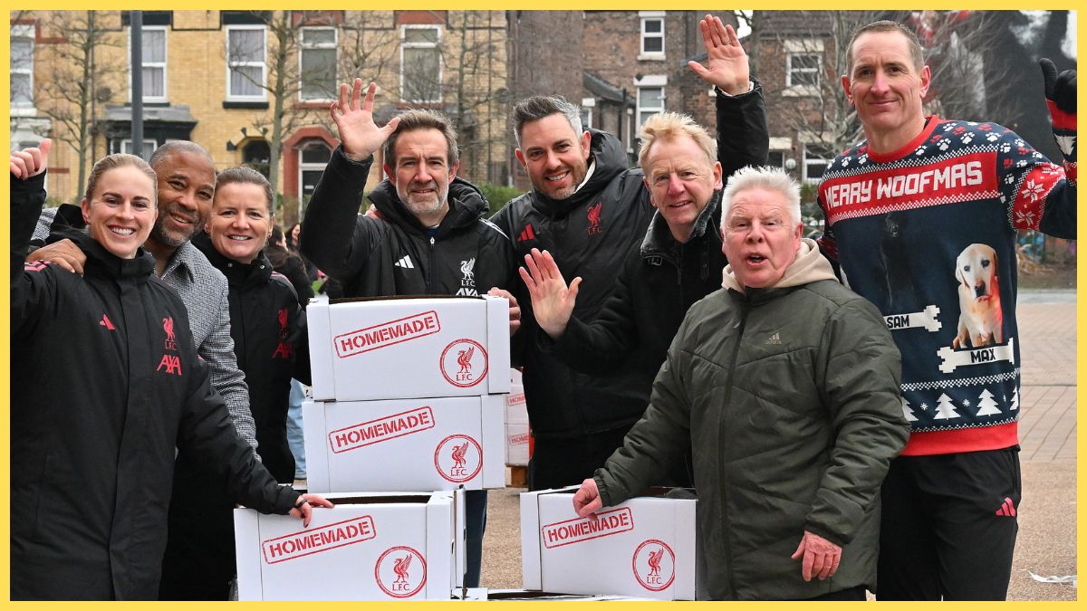 LFC Foundation staff and Liverpool Legends deliver Christmas hampers