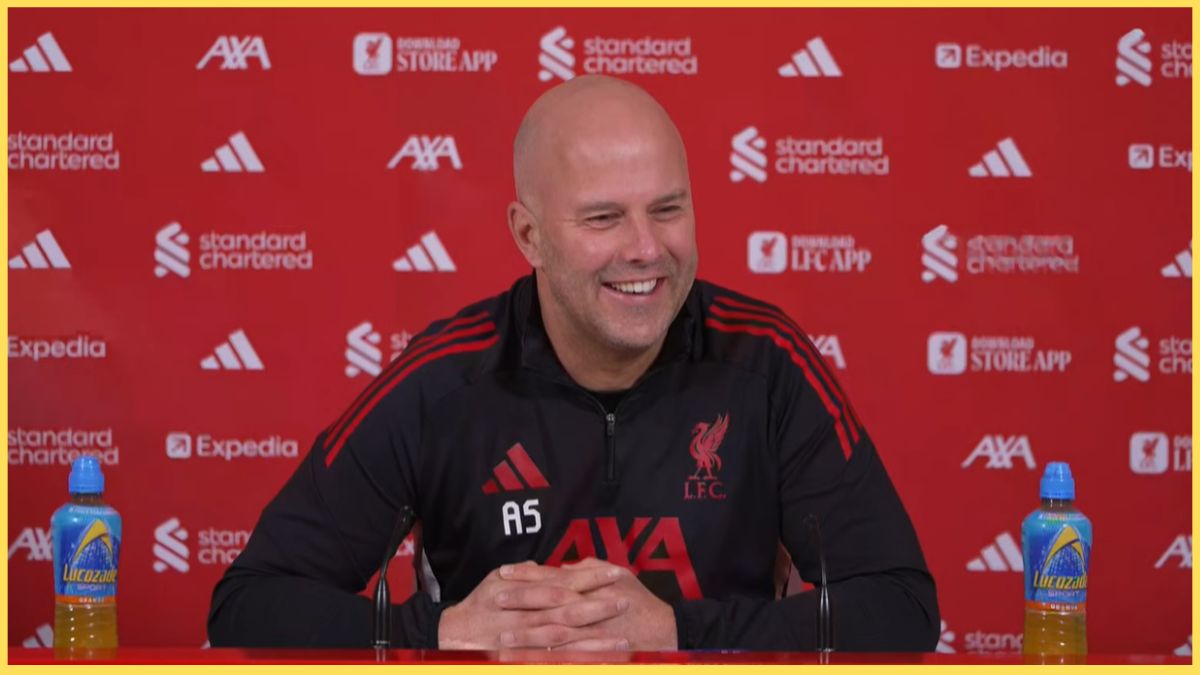 Arne Slot speaks about Mo Salah