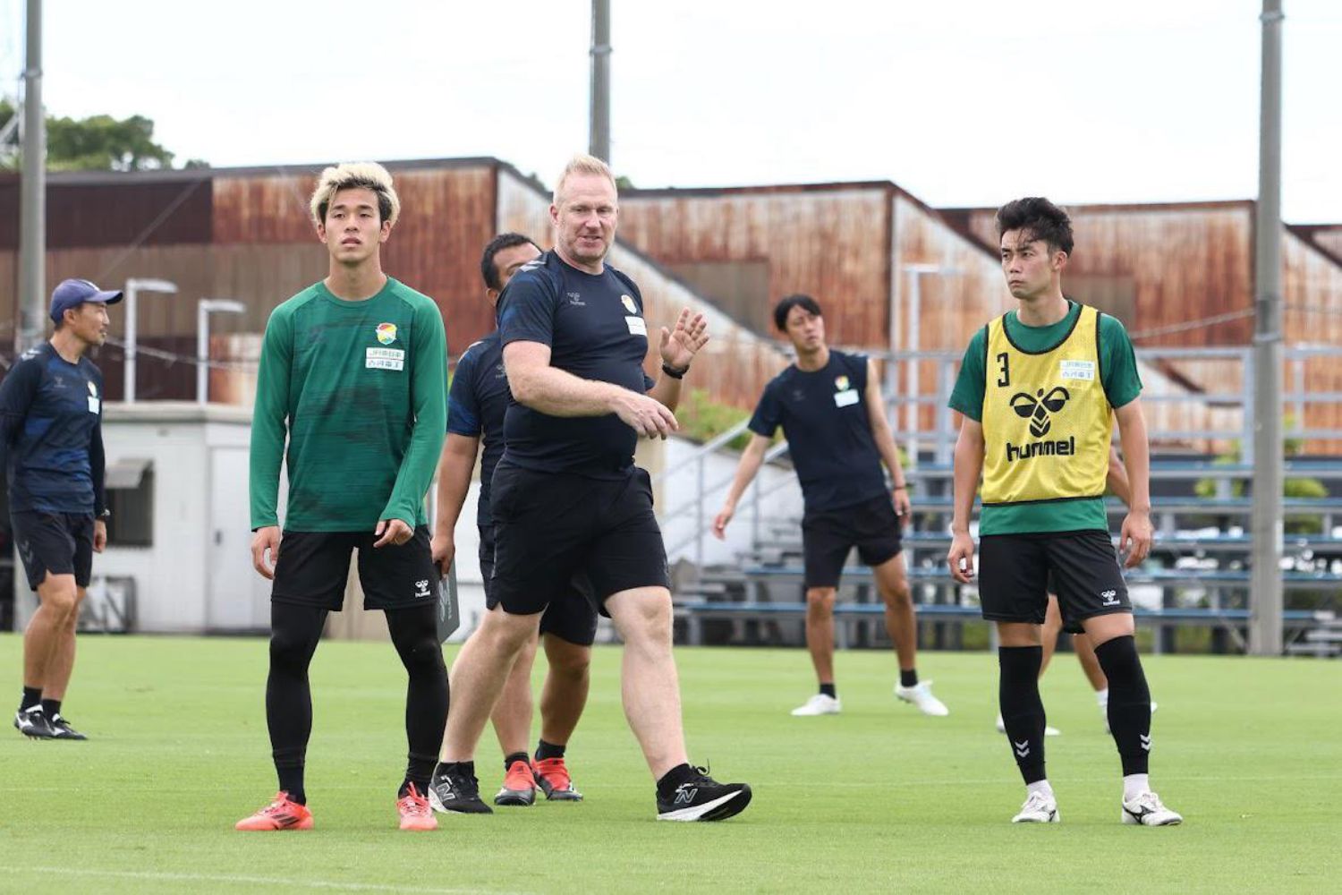 Thomas Gronnemark working with JEF United Chiba