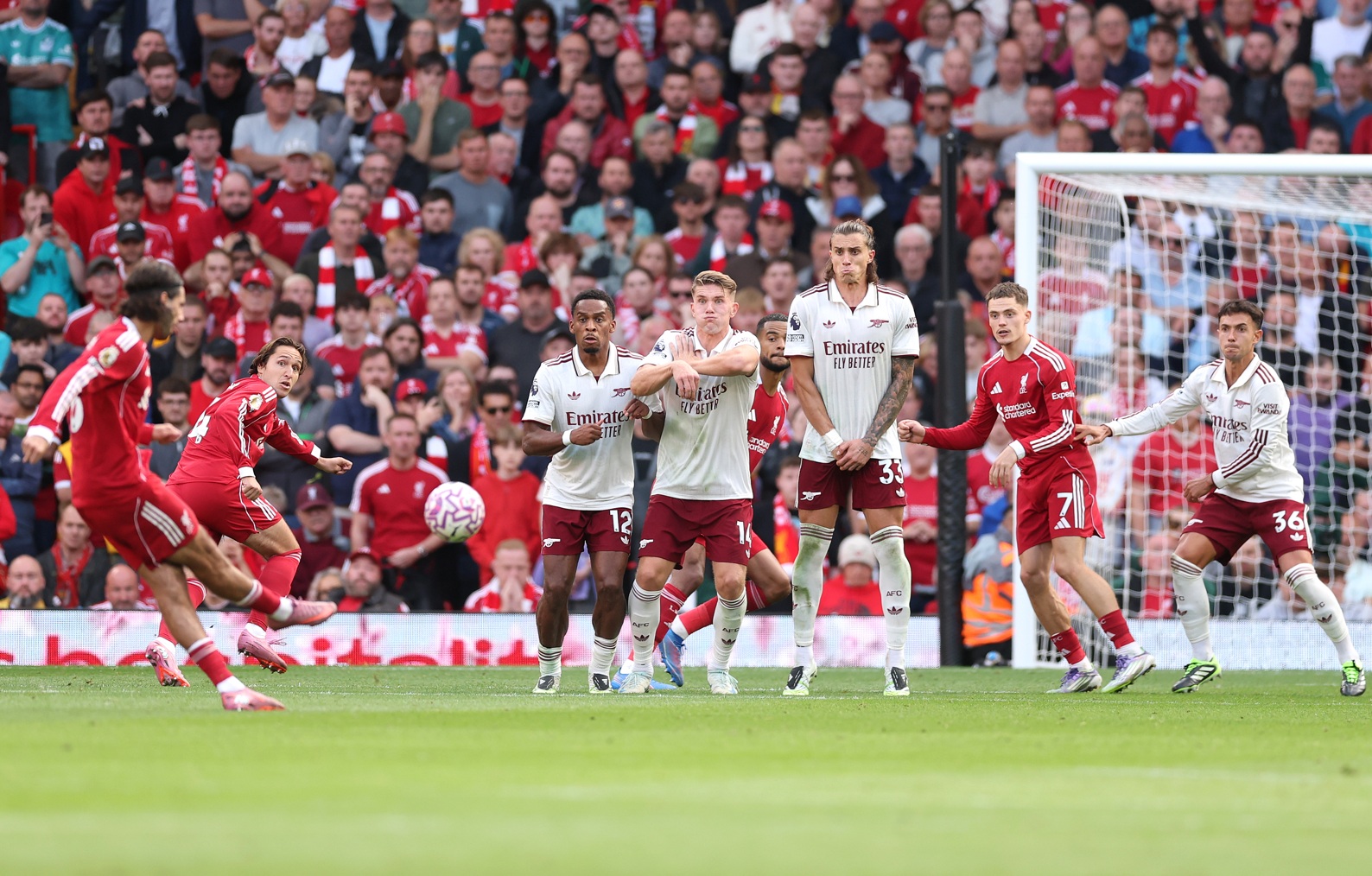 Liverpool beat Arsenal in August thanks to Dominik Szoboszlai's incredible free kick