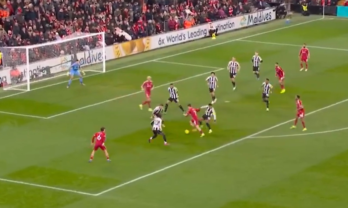 Florian Wirtz glides past three Newcastle players to set up Hugo Ekitike's equaliser