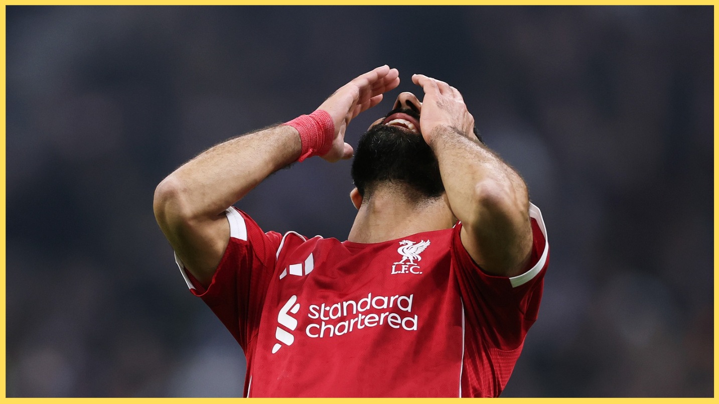 Mo Salah couldn't believe Hugo Ekitike's gilt-edged miss against Man City