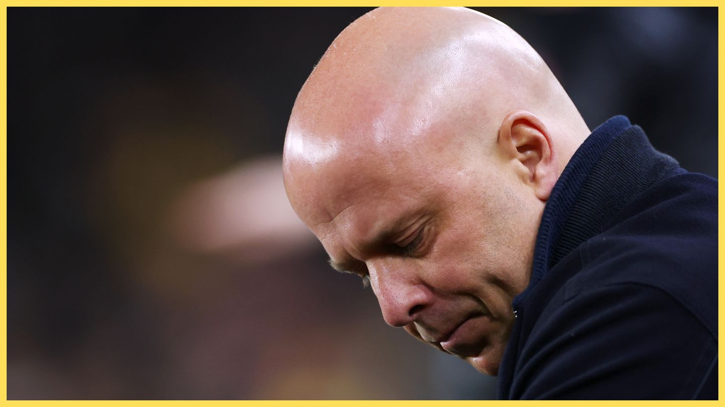 Arne Slot looks devastated during Liverpool game.