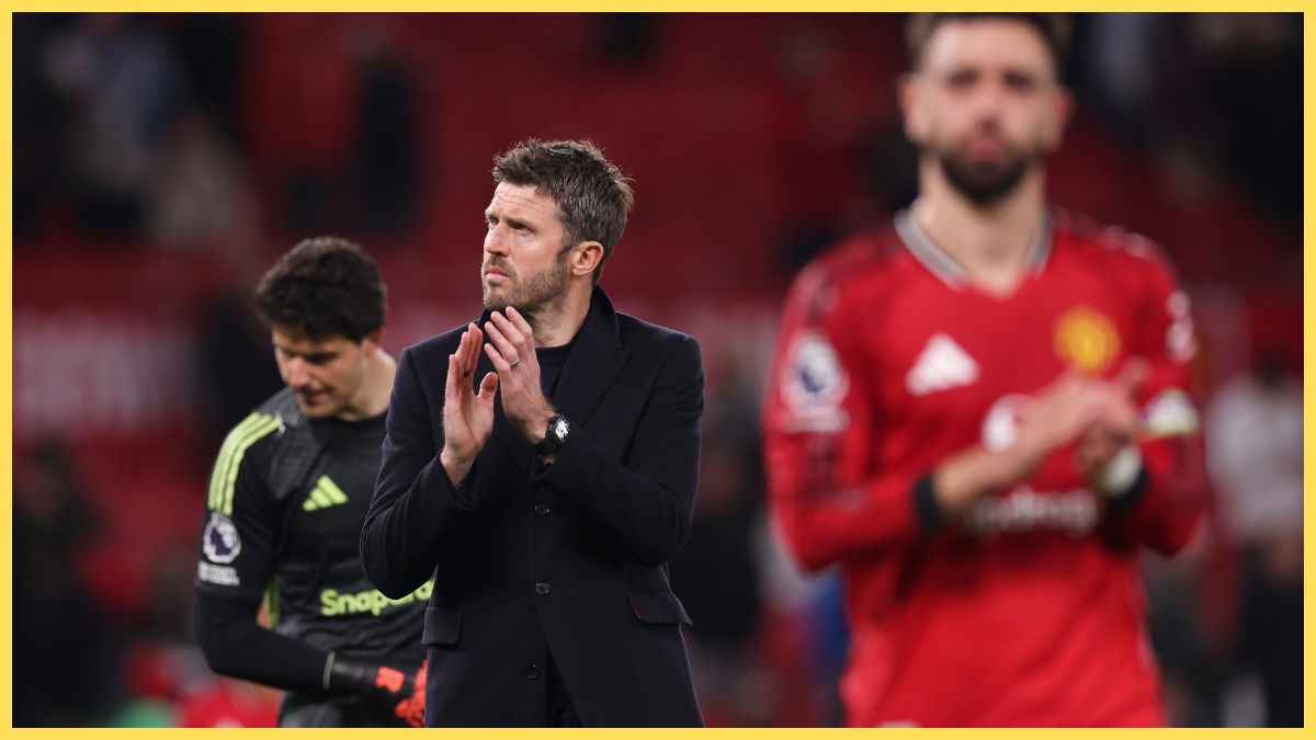 Michael Carrick, Manager of Manchester United, applauds the fans after the team's defeat in the Premier League match between Manchester United and Leeds United at Old Trafford