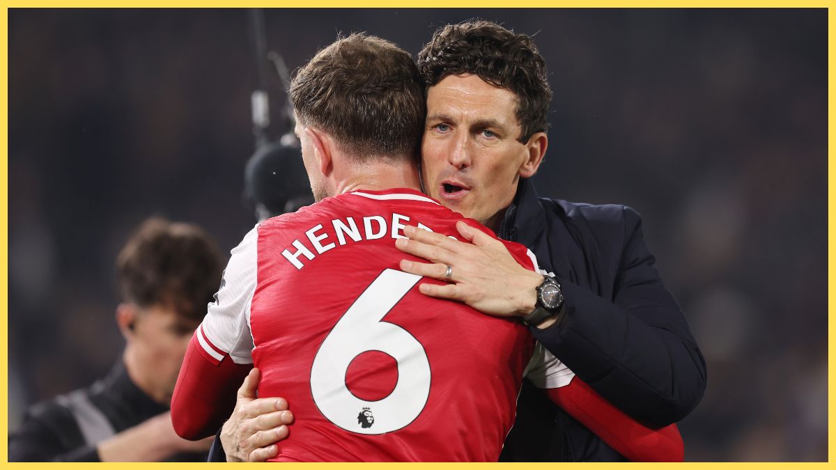 Keith Andrews, Manager of Brentford, acknowledges Jordan Henderson after the Premier League match between Leeds United and Brentford at Elland Road