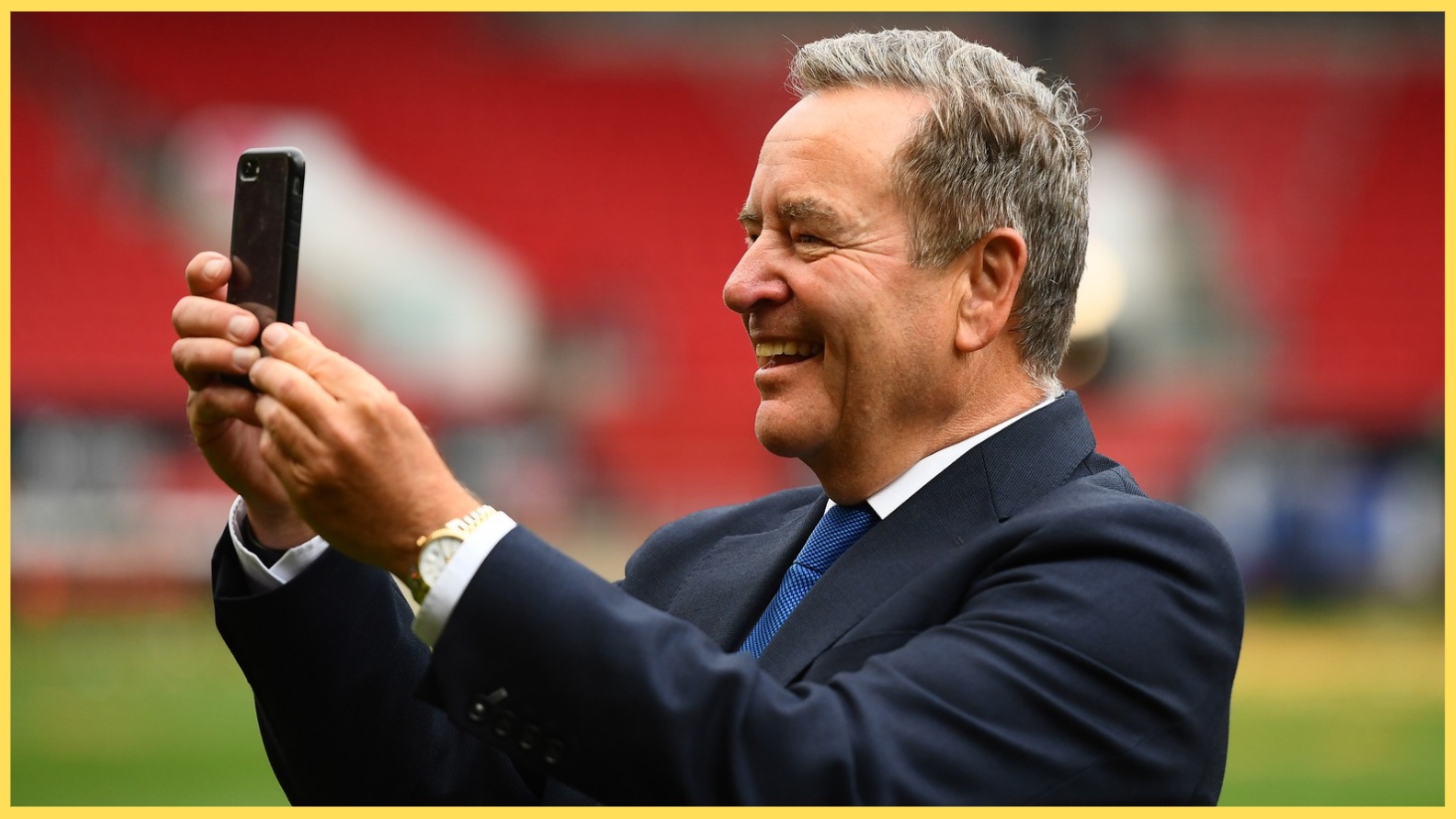 Jeff Stelling has advised Hull to try and bring back Andy Robertson