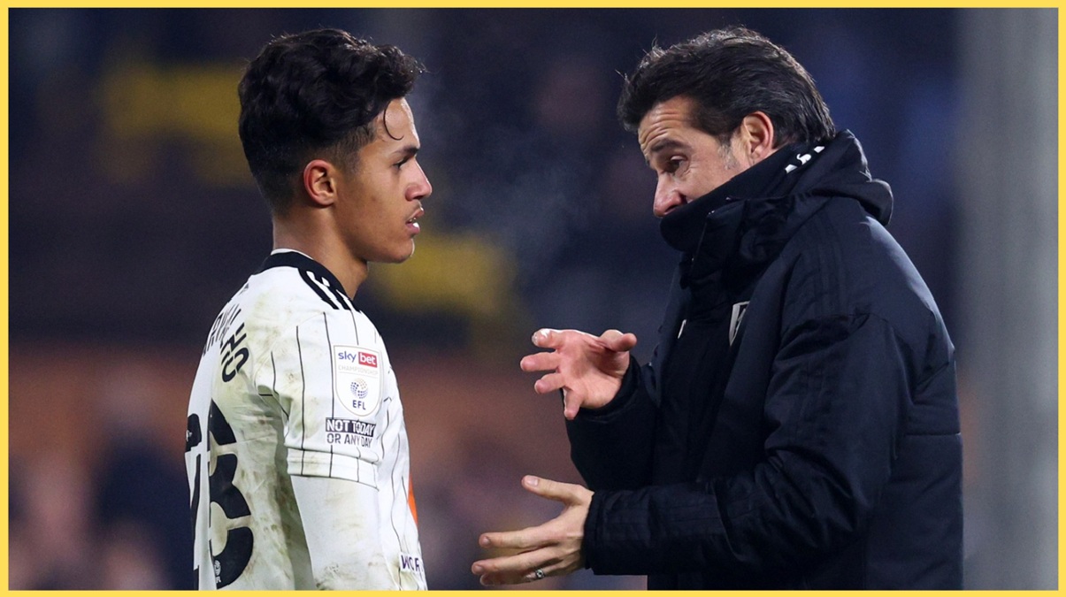 Marco Silva speaks to Fabio Carvalho during their Fulham days