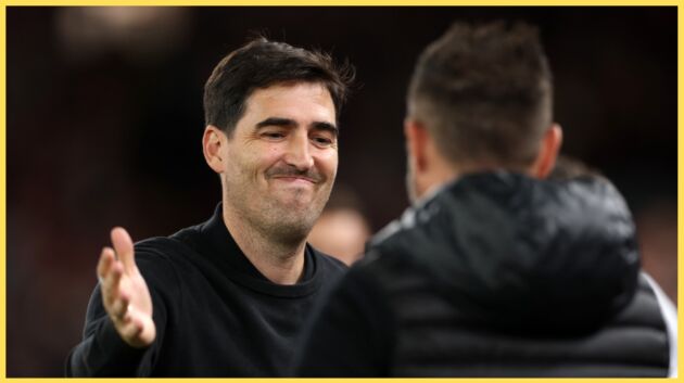 Andoni Iraola greets Roberto De Zerbi before kick-off