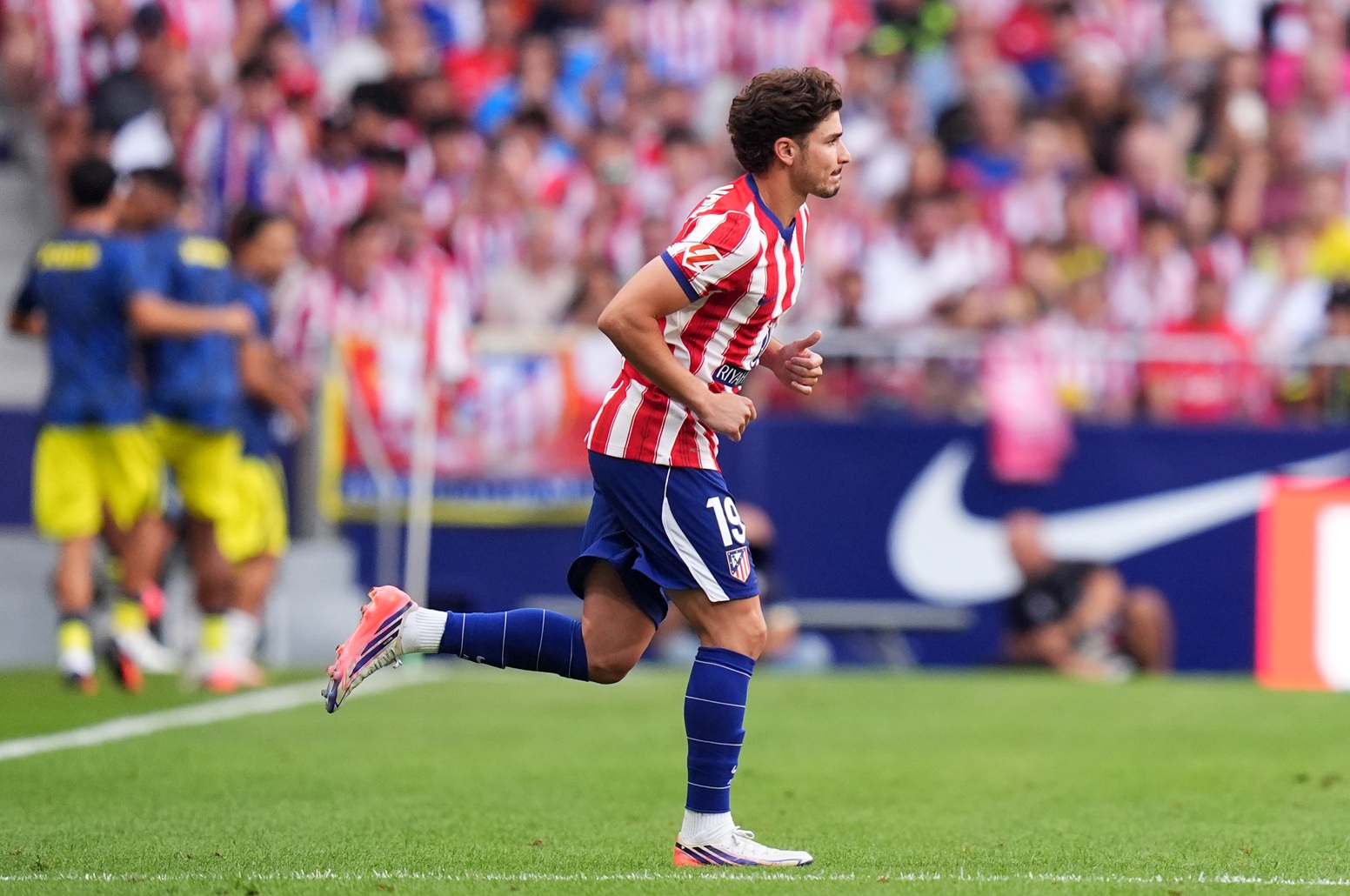 Julian Alvarez comes on as a substitute for Atletico Madrid