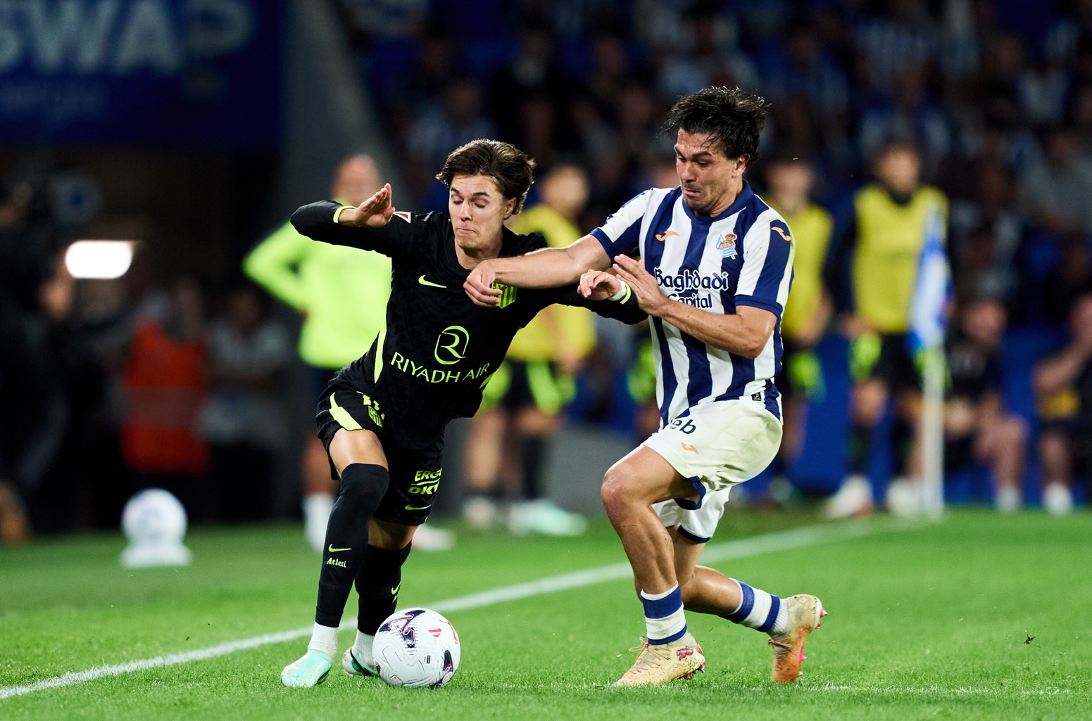 Jon Aramburu seeks to hold off the challenge of Arnau Ortiz