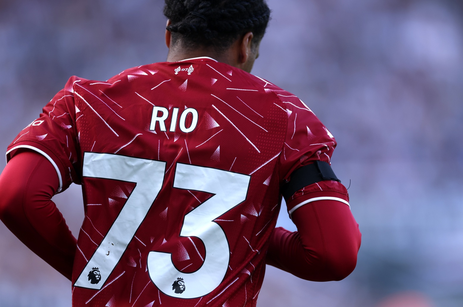Rio Ngumoha in action for Liverpool, pictured from behind